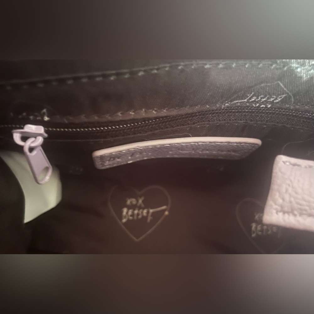 NWT BETSEY JOHNSON LAVENDER BAG! SKULLS  & METAL 💜 EMBOSSED! SO ADORABLE! - Picture 7 of 7